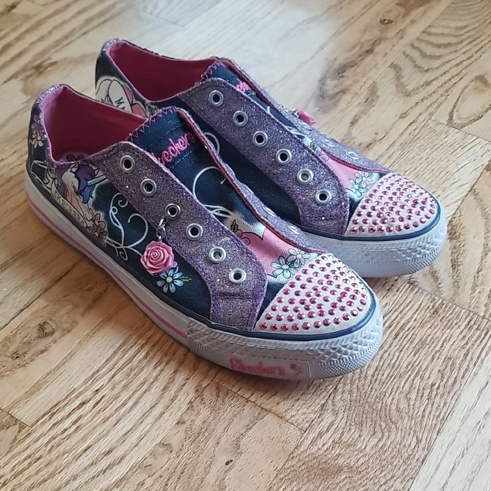 (5) Skechers Graphic Embellished Streetwear Kawaii Unicorn Pastel Floral